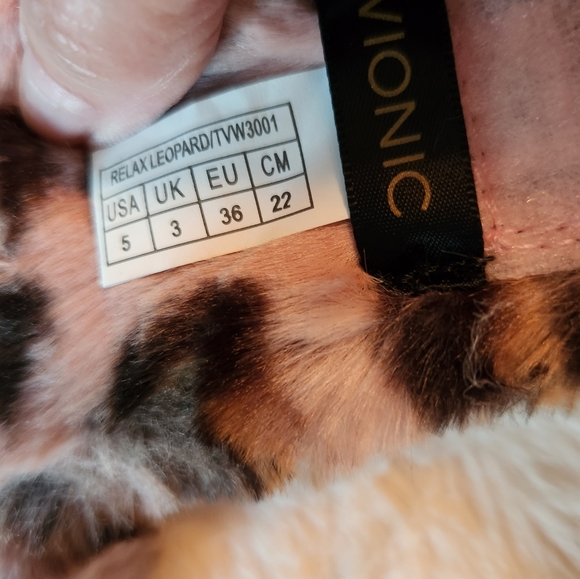 Vionic Slippers - Picture 3 of 4